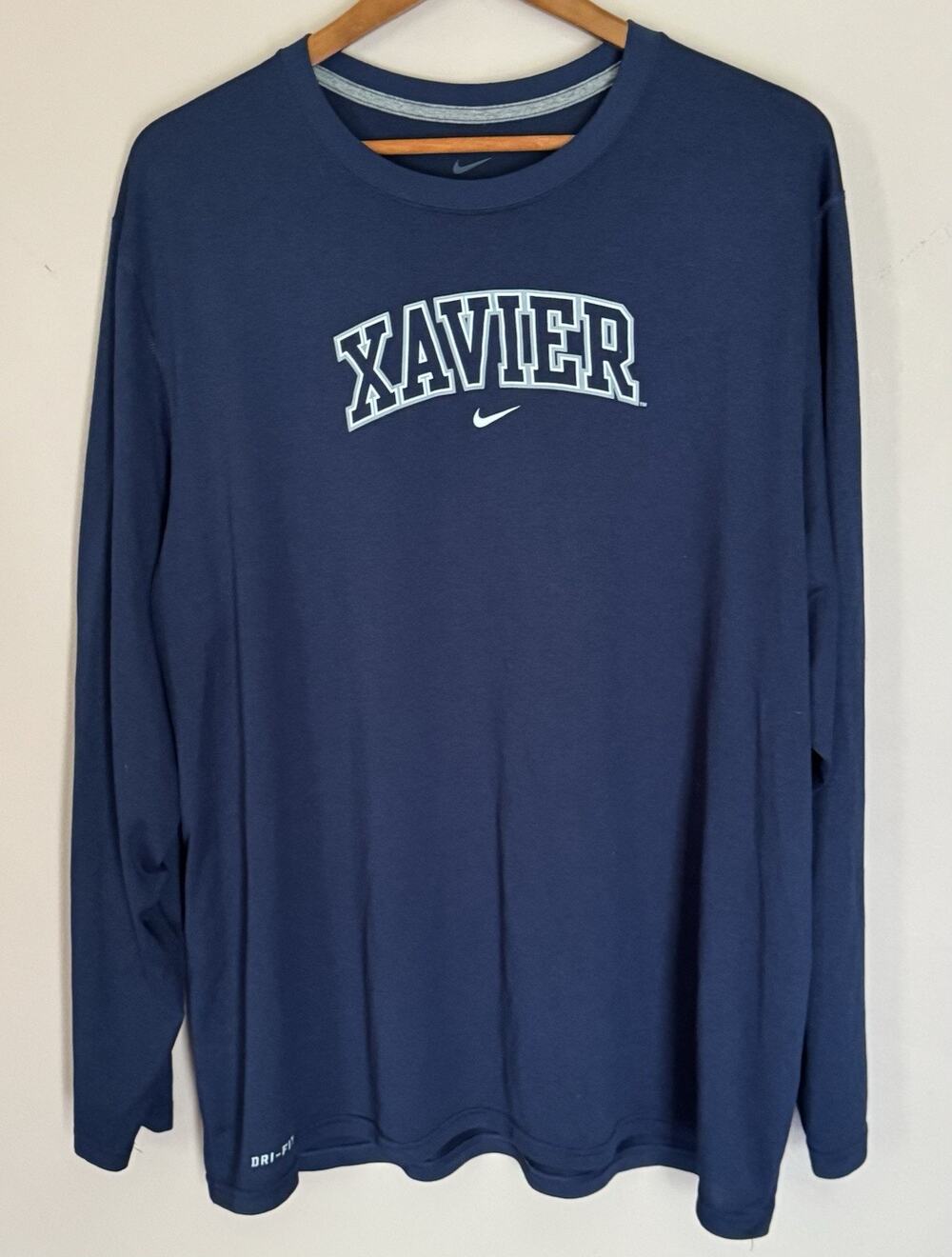 Nike Dri-Fit Men’s 2XL Xavier Musketeers Blue Long Sleeve Shirt